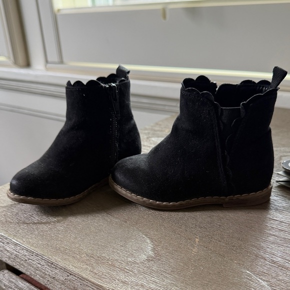 GAP Other - GAP Black Scalloped Ankle Boots for Kids